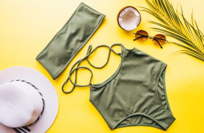 Maillot de bain 2 pièces : Osez les imprimés tropicaux et les détails glamour cet été